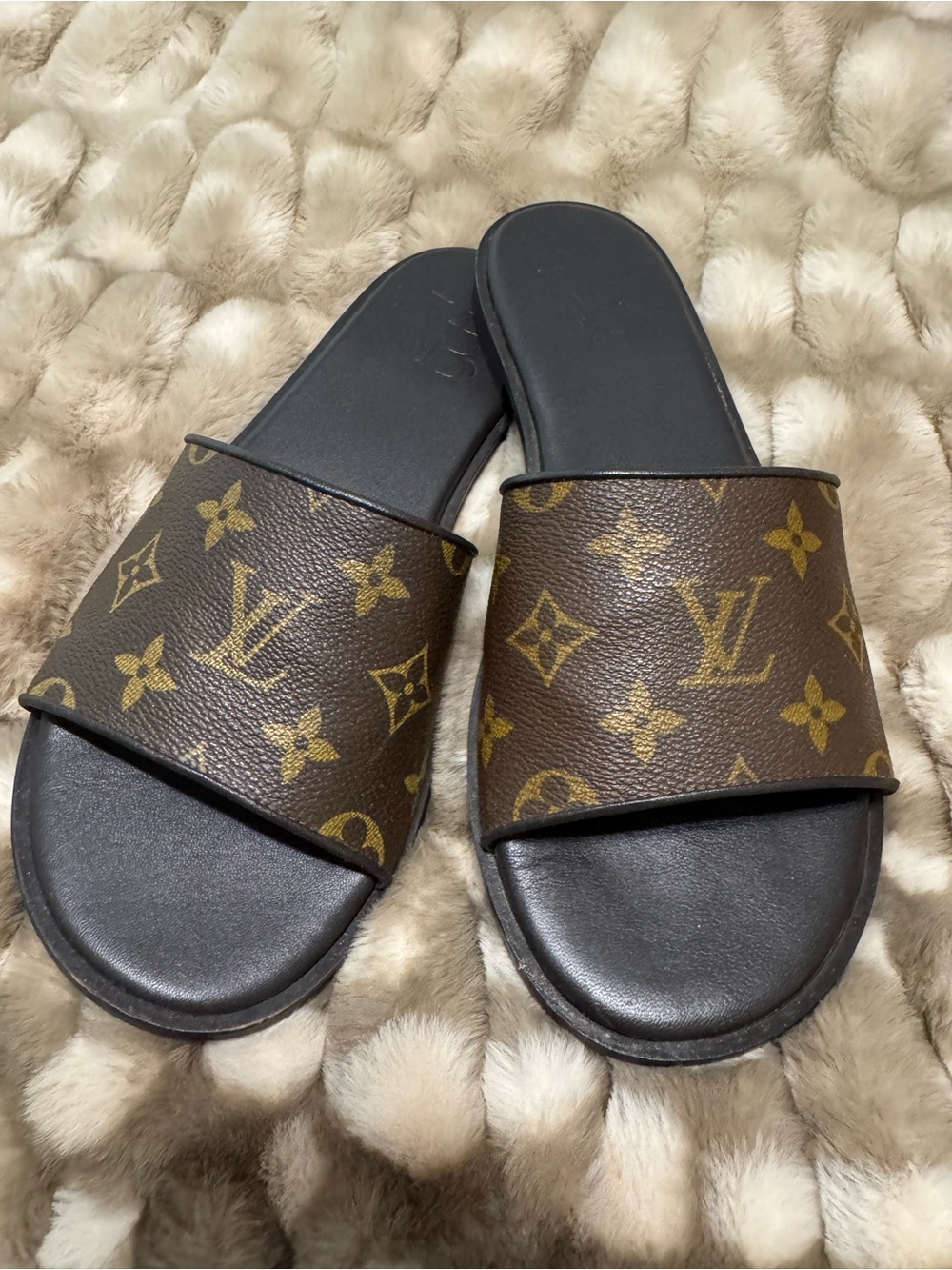 Vintage boho LV Monogram Slide Sandal flats in Brown and Black with Gold Logos - Picture 3 of 7